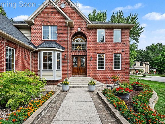 4th image of 728 Troyvally St