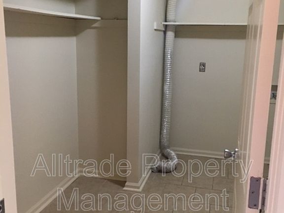 4th image of 2370 Chauvin Dr #B