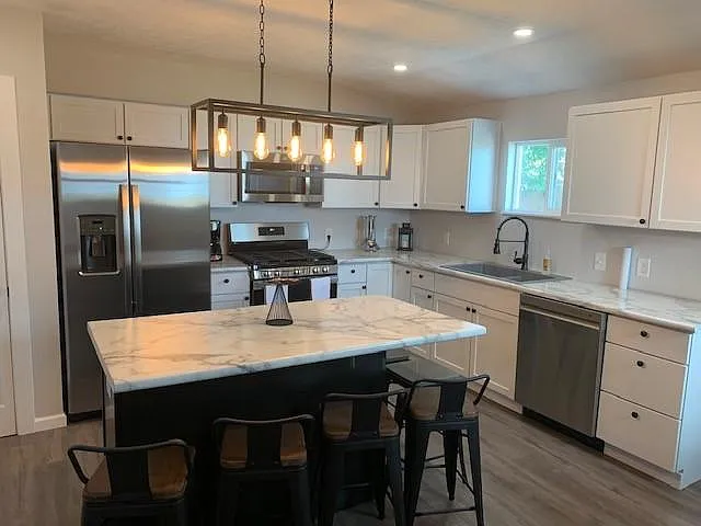 1442 Terrace Ave — Photo 2
