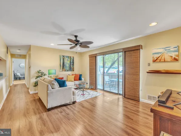 109 The Woods, Cherry Hill, NJ 08003