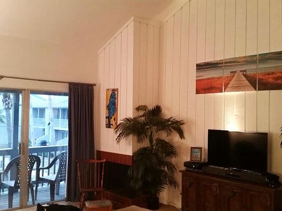 3rd image of 506 Lauderdale Dr #506