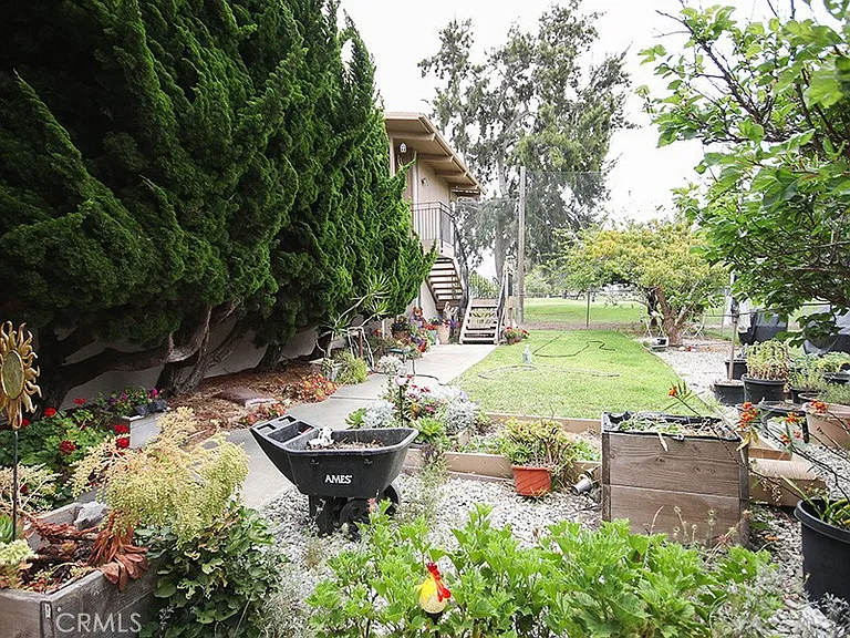 5542 Fernhill Cir #B — Photo 24