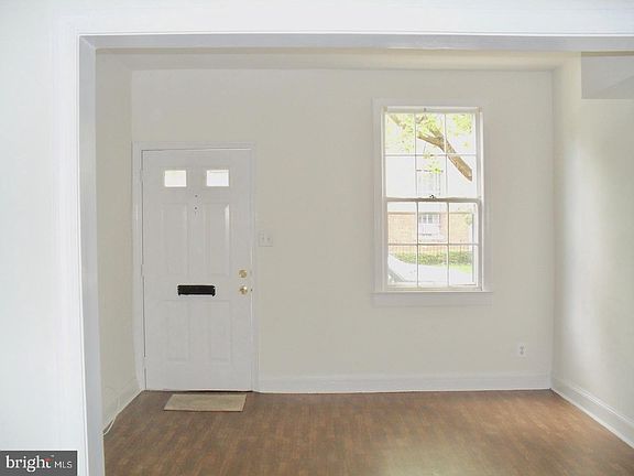 2nd image of 724 N Columbus St