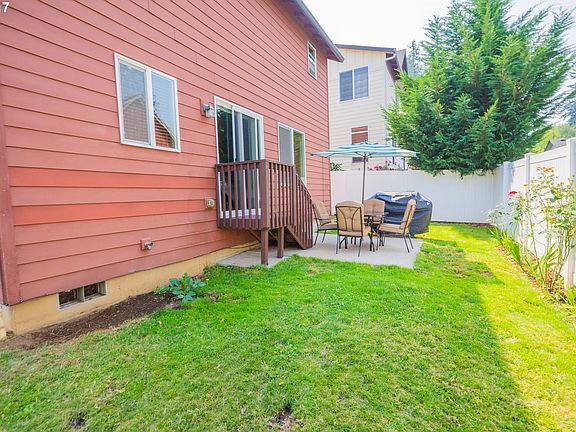 3rd image of 2408 NE 126th Pl