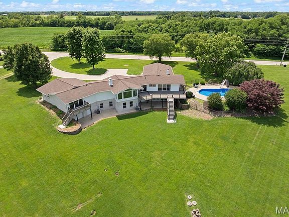 3rd image of 3732 Ridge View Rd