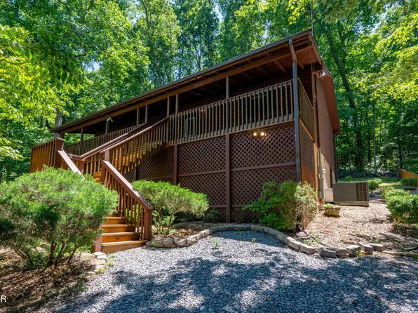 3129 Valley Home Rd, Sevierville, TN 37862