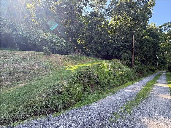2nd image of 148 Rummel Rd