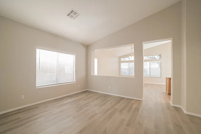 3 bed, 2.0 bath, 1672 sqft, $2,245 — Photo 3