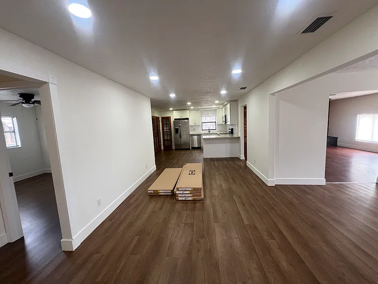 4614 E Seneca Ave — Photo 13