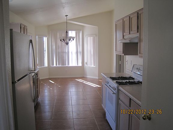 2nd image of 1112 W Bluebird Dr