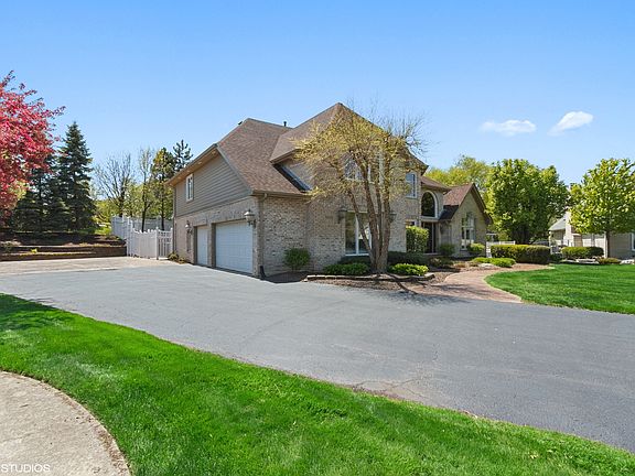 4th image of 15632 Somerglen Ct