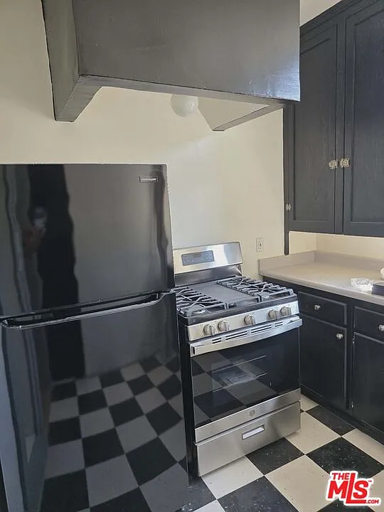 Photo 2 of 9 - 1275 N Wilton Pl #B - Los Angeles, CA Building Photo - 1275 N Wilton Pl #B