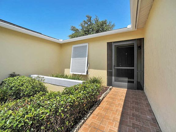 3rd image of 2567 Longwood Blvd