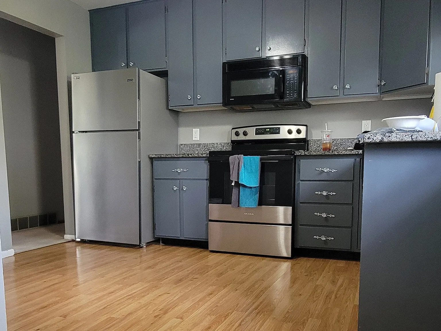 3 bed, 2.5 bath, 1500 sqft, $1,999 — Photo 3