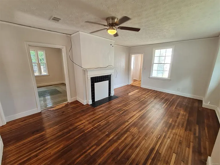 2113 Brewton St — Photo 3