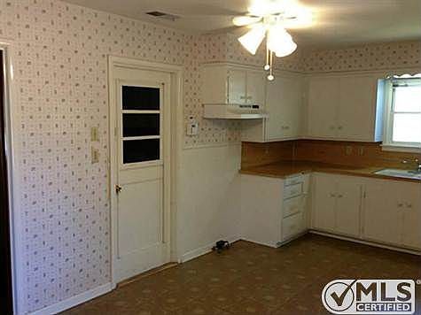 5th image of 749 Peake St