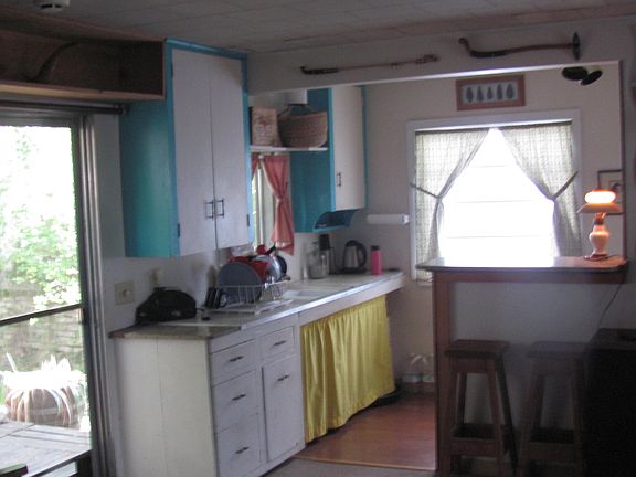 4th image of 264 N Mountain Ave