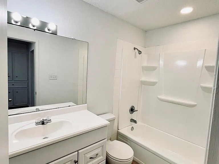 1203 Redwood Dr #C — Photo 15