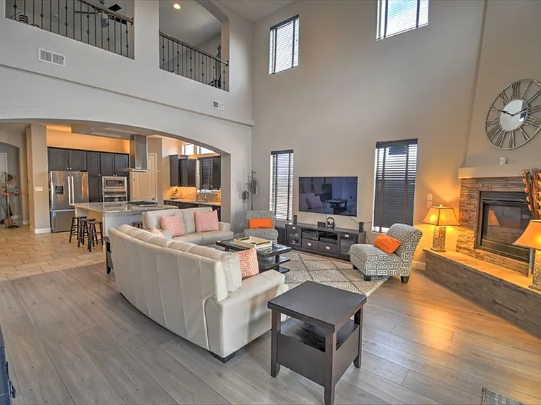 2815 Abeto Ln SE — Photo 2