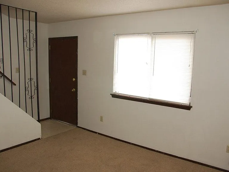 3123 Hillrise Dr #B — Photo 3