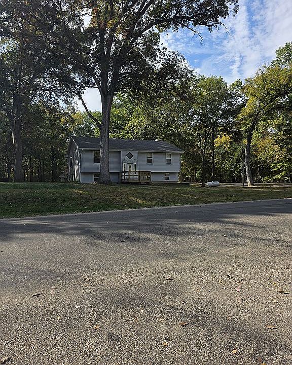 1st image of 24 Lake Thunderbird Dr