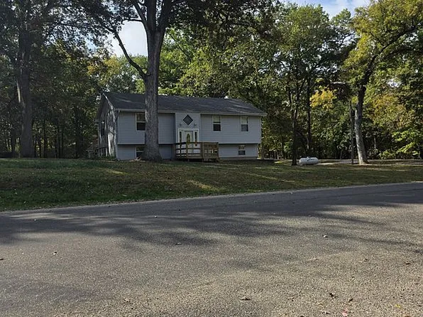 24 Lake Thunderbird Dr, Putnam, IL 61560