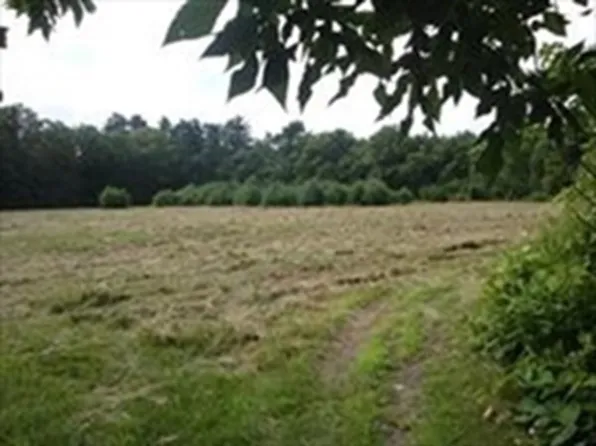 37 Rocky Gutter St, Middleboro, MA 02346