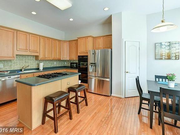 3rd image of 2825 Saint Croix Dr
