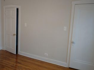 6382 N Hermitage Ave APT 2E, Chicago, IL 60660
