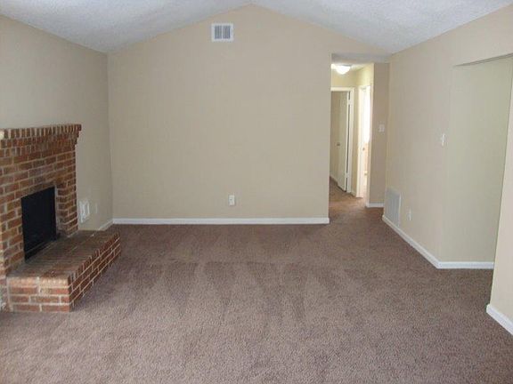 5th image of 15835 Willbriar Ln