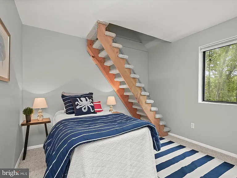 285 Michener Ct E — Photo 11