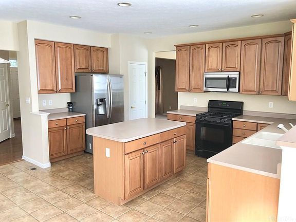 5th image of 2399 Forest Oaks Dr