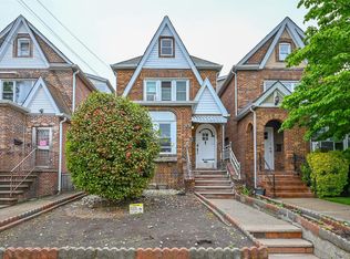 1604 149th St, Whitestone, NY 11357