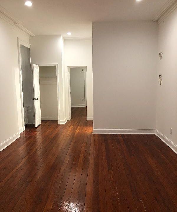 1st image of 319 E Walnut Ln Floor 1
