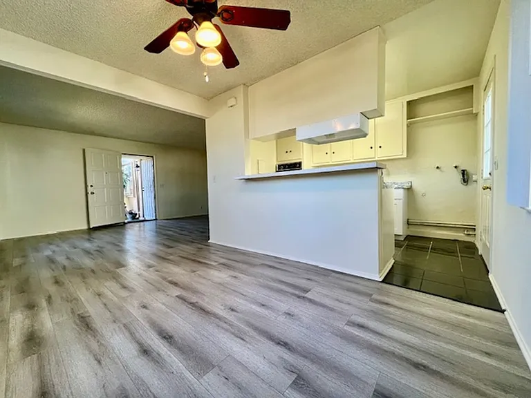 2853 Hickory Pl — Photo 4