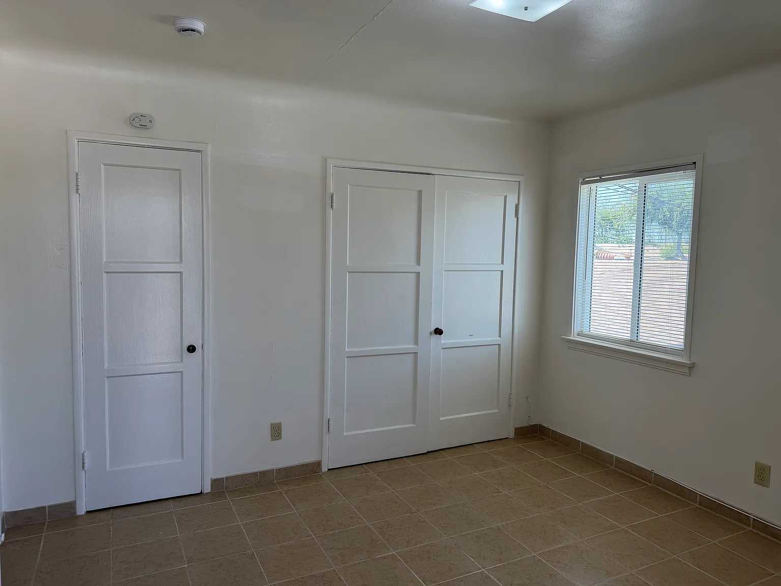 Studio, 350 sqft, $1,500 — Photo 1