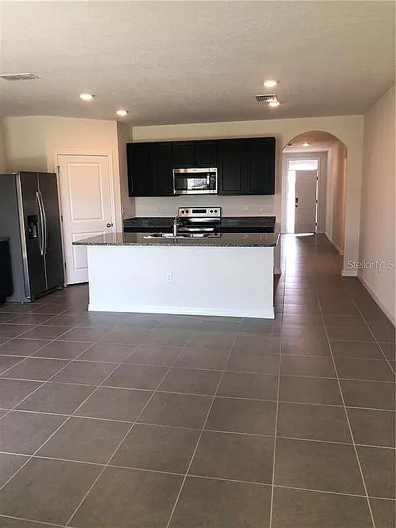 4 bed, 1828 sqft, $2,800 — Photo 4
