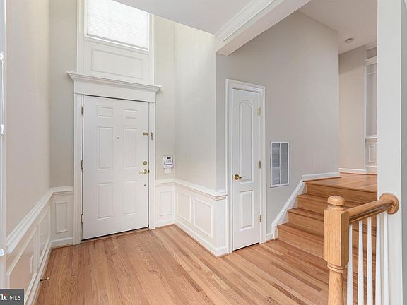 2nd image of 9578 Lagersfield Cir
