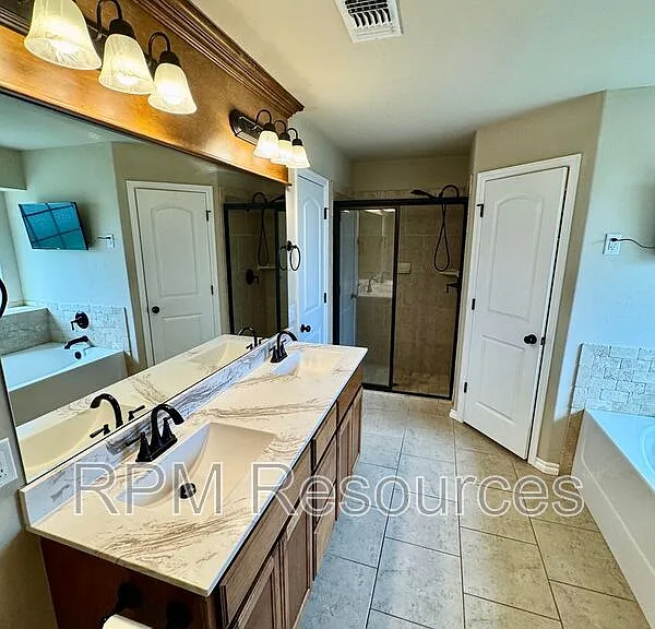 10800 SE 27th St — Photo 18