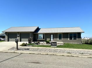 1449 Crested Ave, Pierre, SD 57501