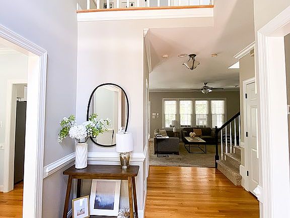 Front Entrance/Foyer