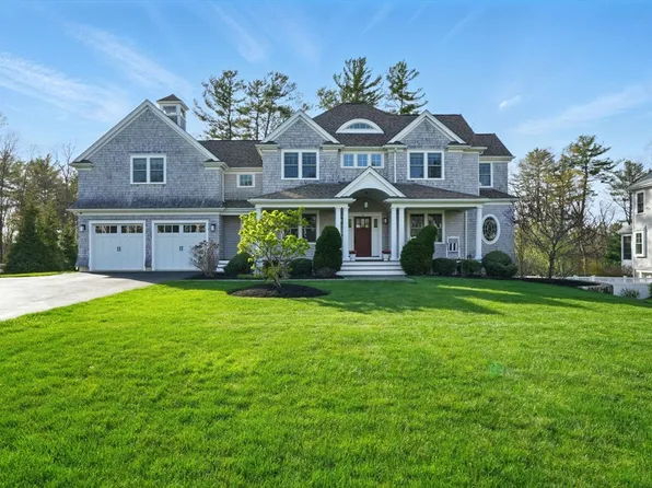 4 Summit Dr, Norwell, MA 02061