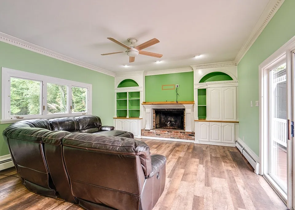 381 Hickory Hill Rd