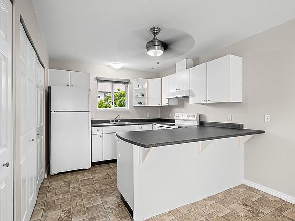 4th image of 2767 Muir Rd #303