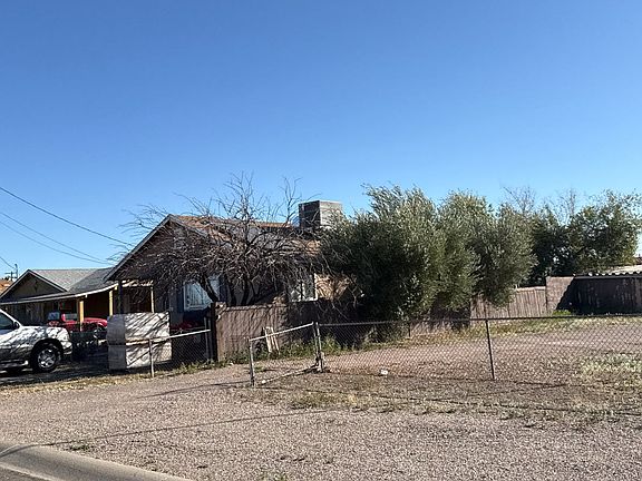 2nd image of 209 E 3rd Ave