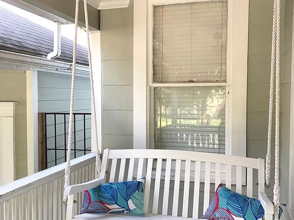 Front porch swing