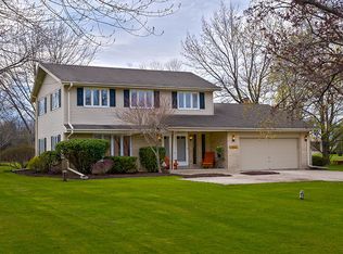 11663 N Bobolink Ln, Mequon, WI 53092