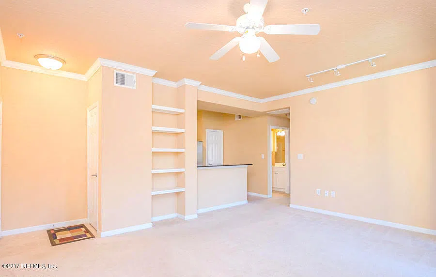 2 bed, 2.0 bath, 927 sqft, $1,295 — Photo 4