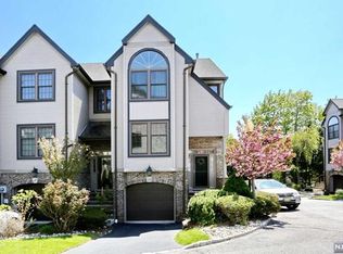28 Jordan Dr, River Edge, NJ 07661
