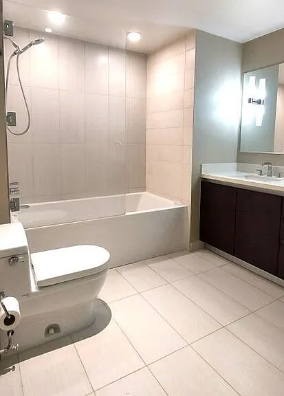 441 S Barrington Ave #303 — Photo 14